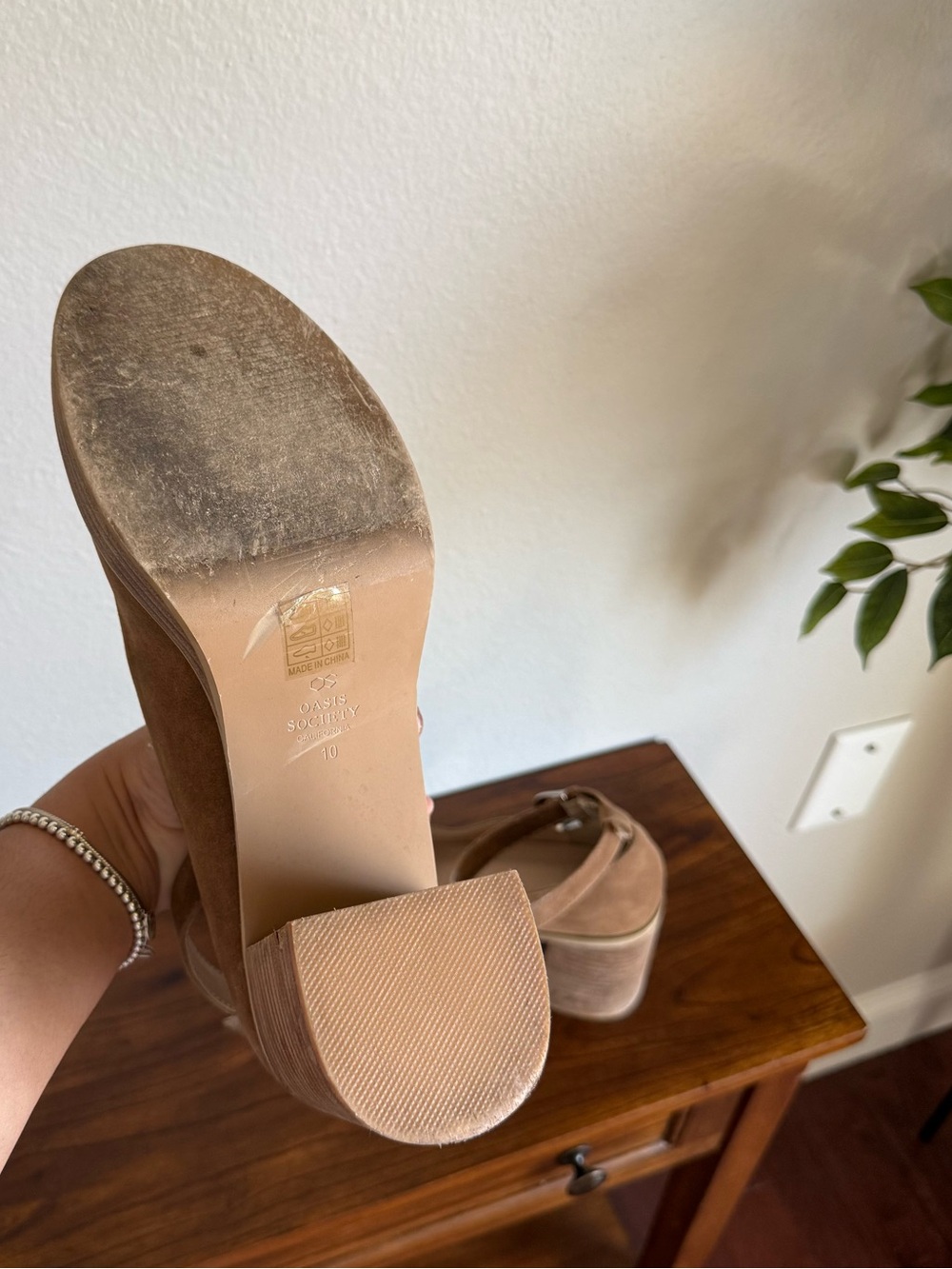 Oasis Society Designer Camel Brown Suede Mary Jane Heels Women’s Size 10 - Picture 9 of 9